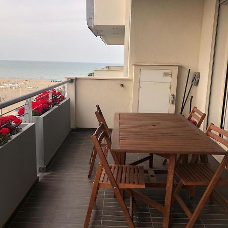 Ferienwohnung Brezza Da Mare Rimini Exterior foto