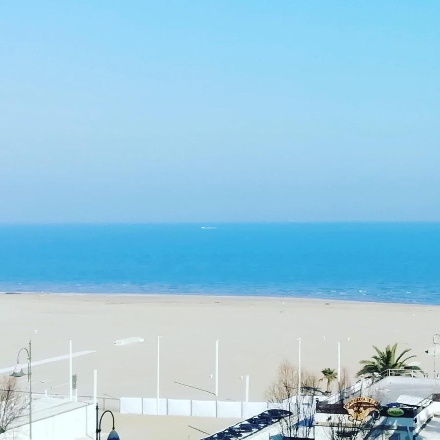 Ferienwohnung Brezza Da Mare Rimini Exterior foto