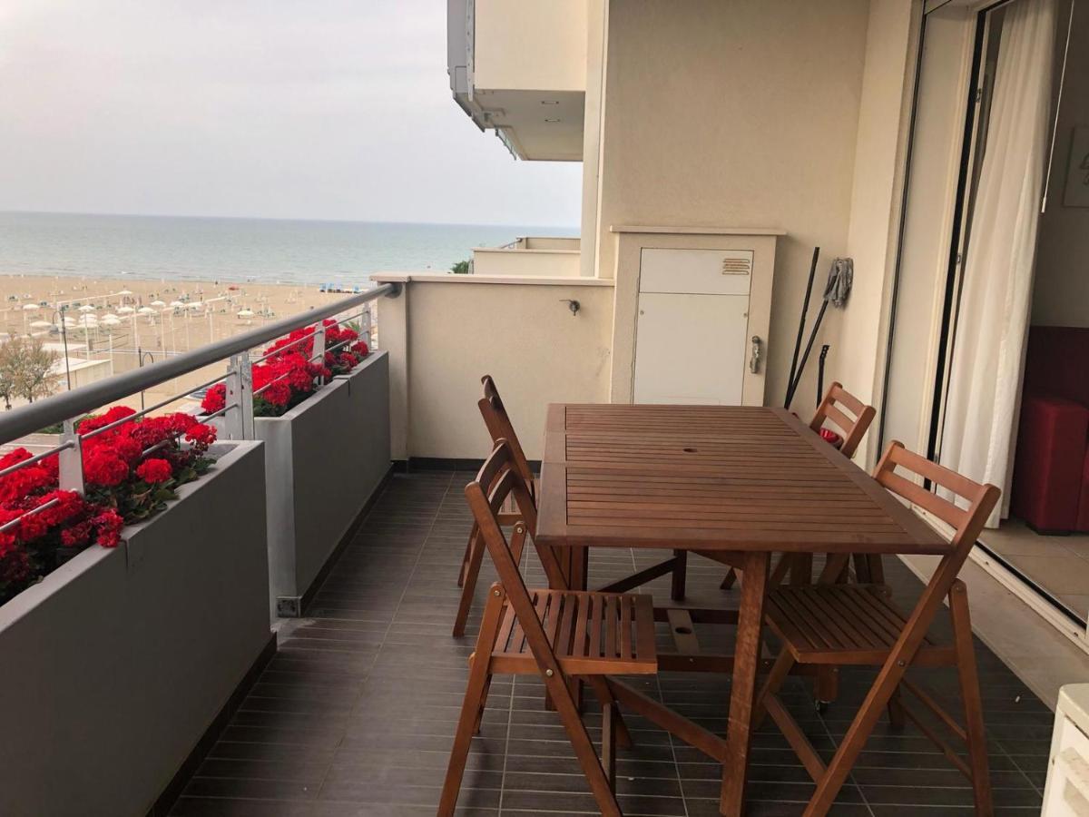 Ferienwohnung Brezza Da Mare Rimini Exterior foto