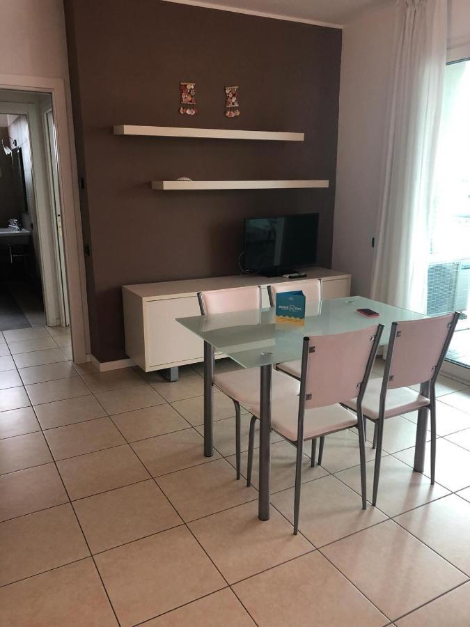 Ferienwohnung Brezza Da Mare Rimini Exterior foto