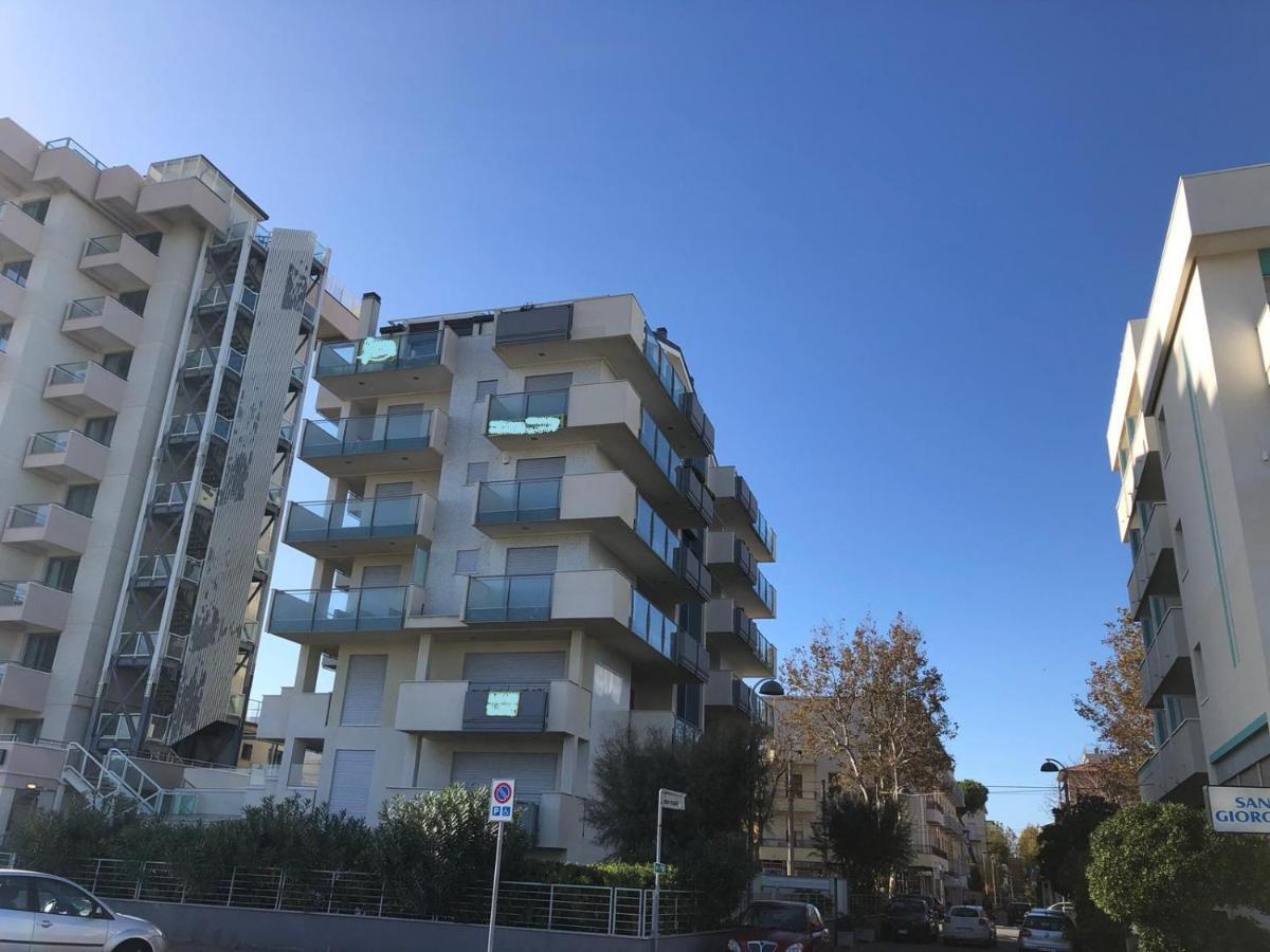 Ferienwohnung Brezza Da Mare Rimini Exterior foto